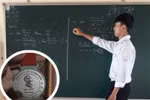 Sống tạm trong góc trường, dùng ké máy tính bạn, giành Huy chương bạc Tin học 