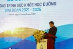 Bộ trưởng Bộ Y tế: "Mạng lưới cán bộ y tế ở các trường học còn thiếu và yếu"
