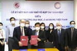 Lễ ký kết bản ghi nhớ về hợp tác giáo dục giữa Hiệp hội và Trường ĐH Việt Nhật