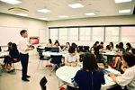 Cán bộ được cử đi bồi dưỡng ở nước ngoài cần đáp ứng tiêu chuẩn gì?