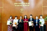 Sở Giáo dục Hà Nội trao quyết định điều động, bổ nhiệm một số cán bộ quản lý