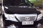 Khiển trách Đội phó CSGT đi xe Camry biển giả