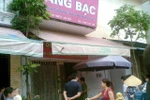 Hà Nội: Trộm phá khóa cửa sắt chui vào lấy toàn bộ vàng bạc