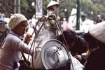 Người Hà Nội co ro trong cái rét đầu mùa