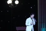 Chế Linh + 3 con gây bất ngờ cho khán giả Hà Nội