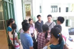 Đứa con tại chức: Sinh ra nhưng không được nuôi 