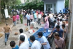 Giải mã chuyện phụ huynh đạp đổ cổng trường Thực nghiệm Hà Nội