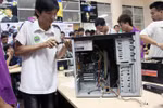 Sinh viên Hà Nội tranh tài lắp ráp máy tính
