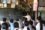 "Không nên coi sách giáo khoa là trọng tâm đổi mới giáo dục"