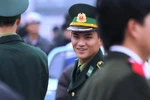 "Lính sinh viên" về quê ăn Tết