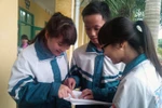 Gần 100 học sinh lớp 12 thi thử vào đại học theo dạng đề thi mới