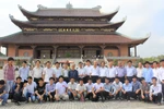64 lưu học sinh Campuchia thăm cố đô Hoa Lư 