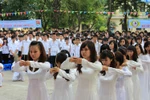 Chùm ảnh:Thầy trò dâng hương tưởng nhớ Đinh Tiên Hoàng ngày khai giảng
