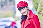 Bảo Trân khiến tường đá ong long lanh bừng sáng