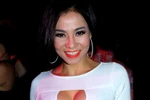 Thu Minh diện đồ phản cảm "khoe trên, khoe dưới"
