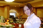 Bị nói "khoe vòng 1", đại sứ du lịch Lý Nhã Kỳ phản pháo