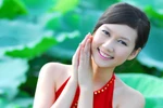 Nhan sắc Việt: Ngẩn ngơ nhìn yếm thắm lưng ong