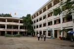 Xác định nơi học sinh xé đề cương lịch sử ném tung tóe