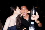 Tiết lộ ảnh Thủy Tiên hôn Công Vinh khi "ngà ngà say" 