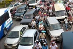 Thu phí ôtô: "Đừng mang cú sốc lớn đến với người dân, doanh nghiệp"
