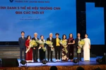 Kỷ niệm 50 năm thành lập, Phổ thông Chuyên Ngoại ngữ đón bằng khen của Thủ tướng