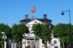 Chế độ đối với thành viên cơ quan Việt Nam ở nước ngoài