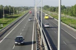 Phát triển kết cấu hạ tầng giao thông, nhưng phải chống tiêu cực, lãng phí