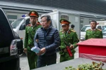 Hai ông Nguyễn Bắc Son, Trương Minh Tuấn cùng nhiều cựu thuộc cấp hầu tòa