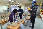 Chống dịch Corona, nhiều giáo viên vất vả hơn bình thường