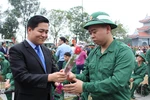 Bố đương Bí thư tỉnh, con được chỉ định Bí thư thành phố khó thuyết phục dư luận
