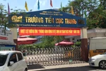 Trường Trung Hòa bán sách kiểu "bia kèm lạc", lợi lộc ai hưởng?