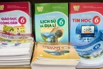 Mượn SGK: Nếu HS gặp trường hợp như mưa lũ khiến sách hỏng thì có phải đền?