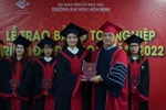 Thầy hiệu trưởng nhắn gửi tân cử nhân: “Mình cần biết là mình phải biết gì!”