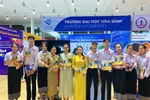 Trường Đại học Hòa Bình tham dự Triển lãm giáo dục đại học Việt Nam tại Lào