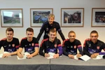 Arsenal cùng lúc 'trói' 5 sao trẻ