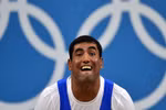 Không thể nhịn cười với vẻ mặt 'khó đỡ' của các VĐV cử tạ Olympic