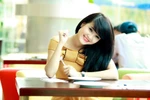 Khánh Chi - em gái Công Vinh khoe 'vai u thịt bắp' trên Facebook