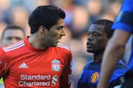 Nín thở chờ... Luis Suarez bắt tay Evra