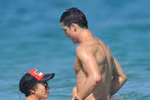 Gạt nỗi buồn EURO, Ronaldo đưa người tình Irina Shayk đi nghỉ mát
