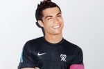 Ronaldo 'kute' diện thử đồ mới
