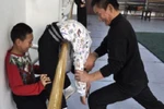 Thêm nhiều ảnh rùng rợn trẻ em Trung Quốc bị ép tập thể thao tàn bạo
