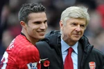 Van Persie tỏa sáng, thêm một lần khóe mắt Wenger cay cay