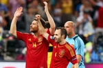 Tây Ban Nha - Bồ Đào Nha: "Good-bye Ronaldo, chúng tôi vào chung kết!"