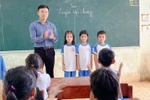 Thầy giáo 9X được vinh danh ở chương trình "Chia sẻ cùng thầy cô"