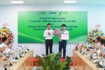 Chàng trai "vàng" Olympic Toán quốc tế nhận học bổng khoa học cơ bản của ĐHQGHN