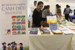 Chủ biên sách “Cánh Diều” mang sản phẩm vào Đà Nẵng chào hàng