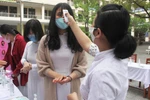  Học sinh 12 đi học trở lại, giáo viên, Hiệu trưởng thấp thỏm lo