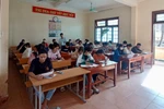 Nghỉ hè HS lớp 12 không được hưởng chế độ, thầy cô vất vả duy trì lớp để ôn tập