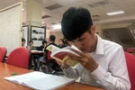 Hành trình chinh phục ước mơ làm thầy giáo của chàng trai khiếm thị