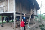 Theo chân cô giáo ở Cun Pheo thăm học trò nghèo